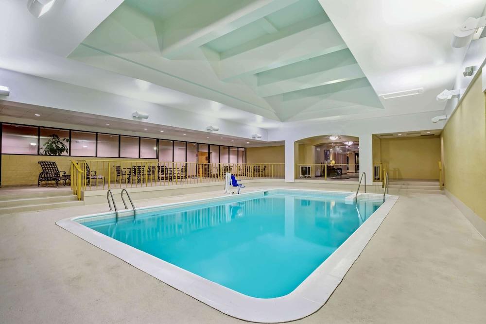 La Quinta By Wyndham Stamford / New York City Zewnętrze zdjęcie