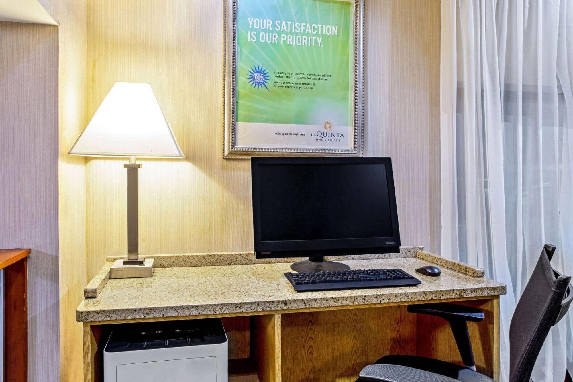 La Quinta By Wyndham Stamford / New York City Zewnętrze zdjęcie