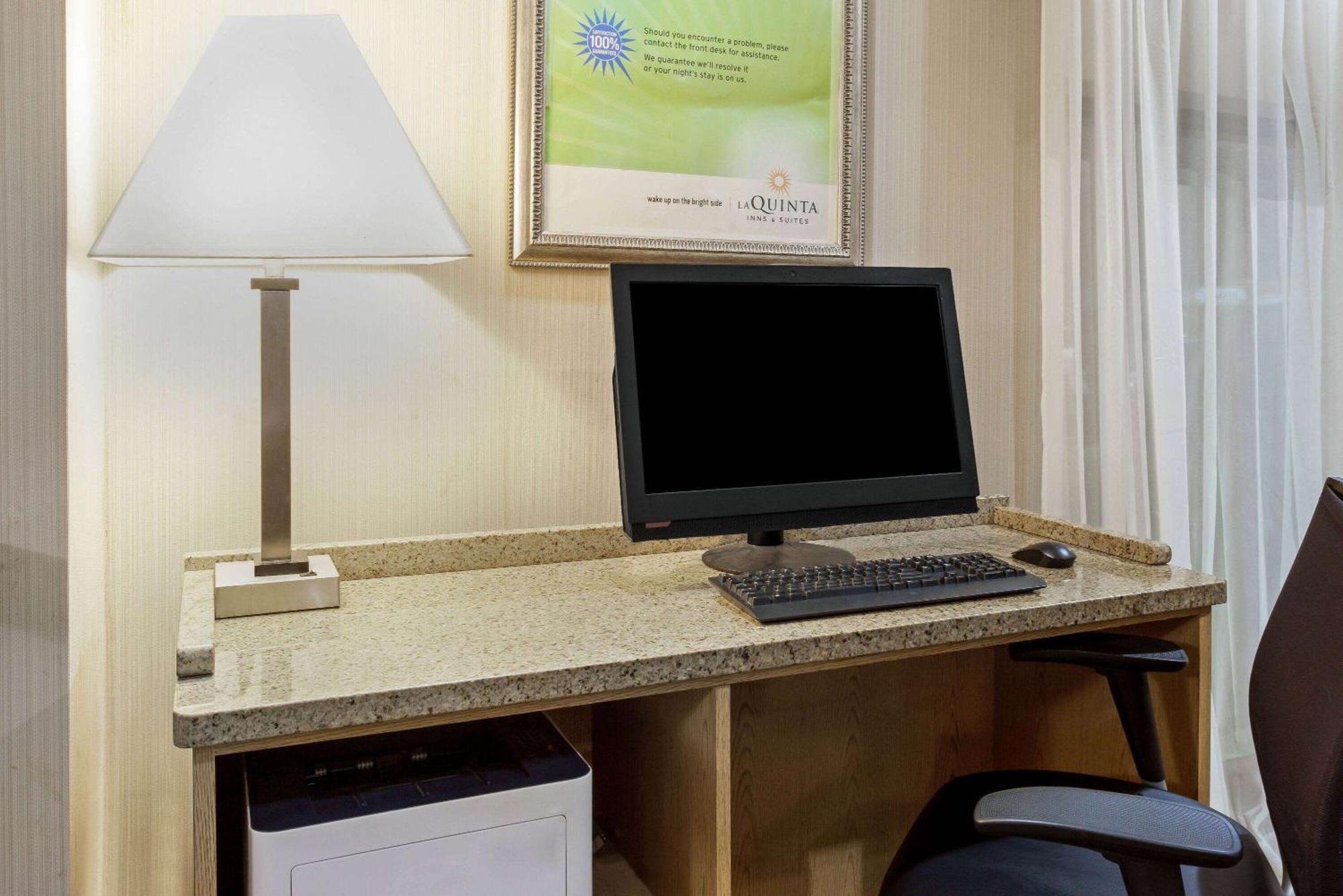 La Quinta By Wyndham Stamford / New York City Zewnętrze zdjęcie