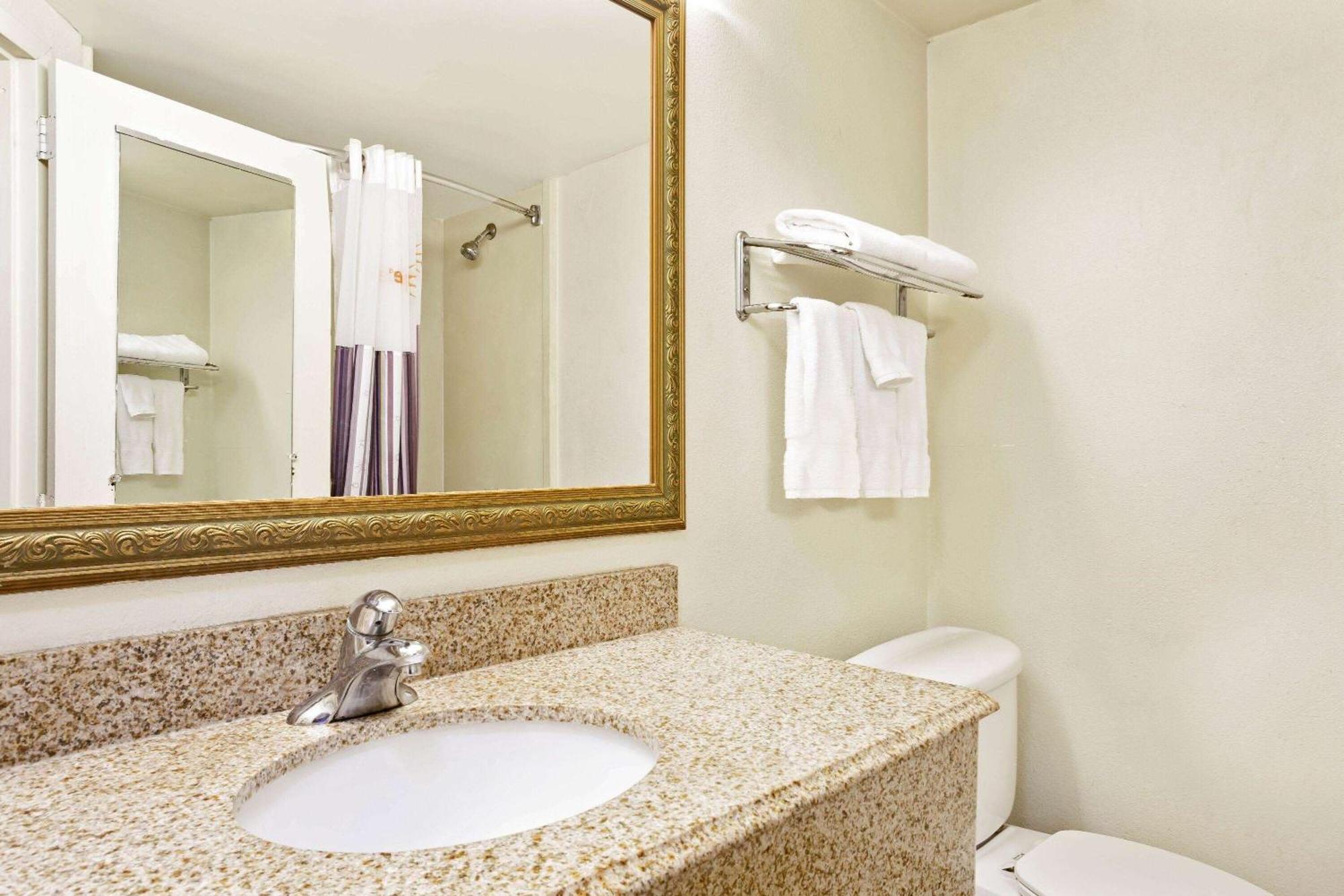 La Quinta By Wyndham Stamford / New York City Zewnętrze zdjęcie