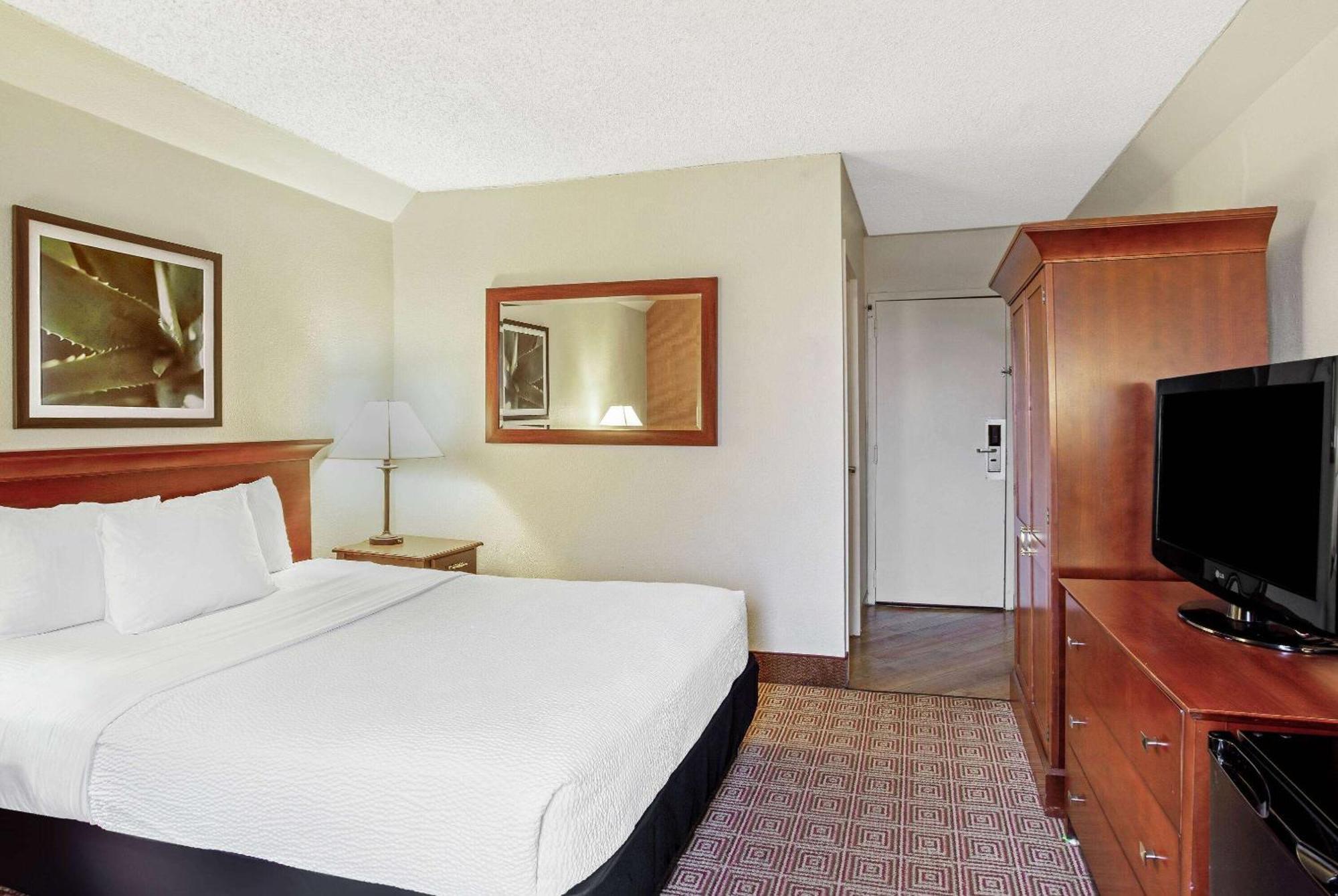 La Quinta By Wyndham Stamford / New York City Zewnętrze zdjęcie